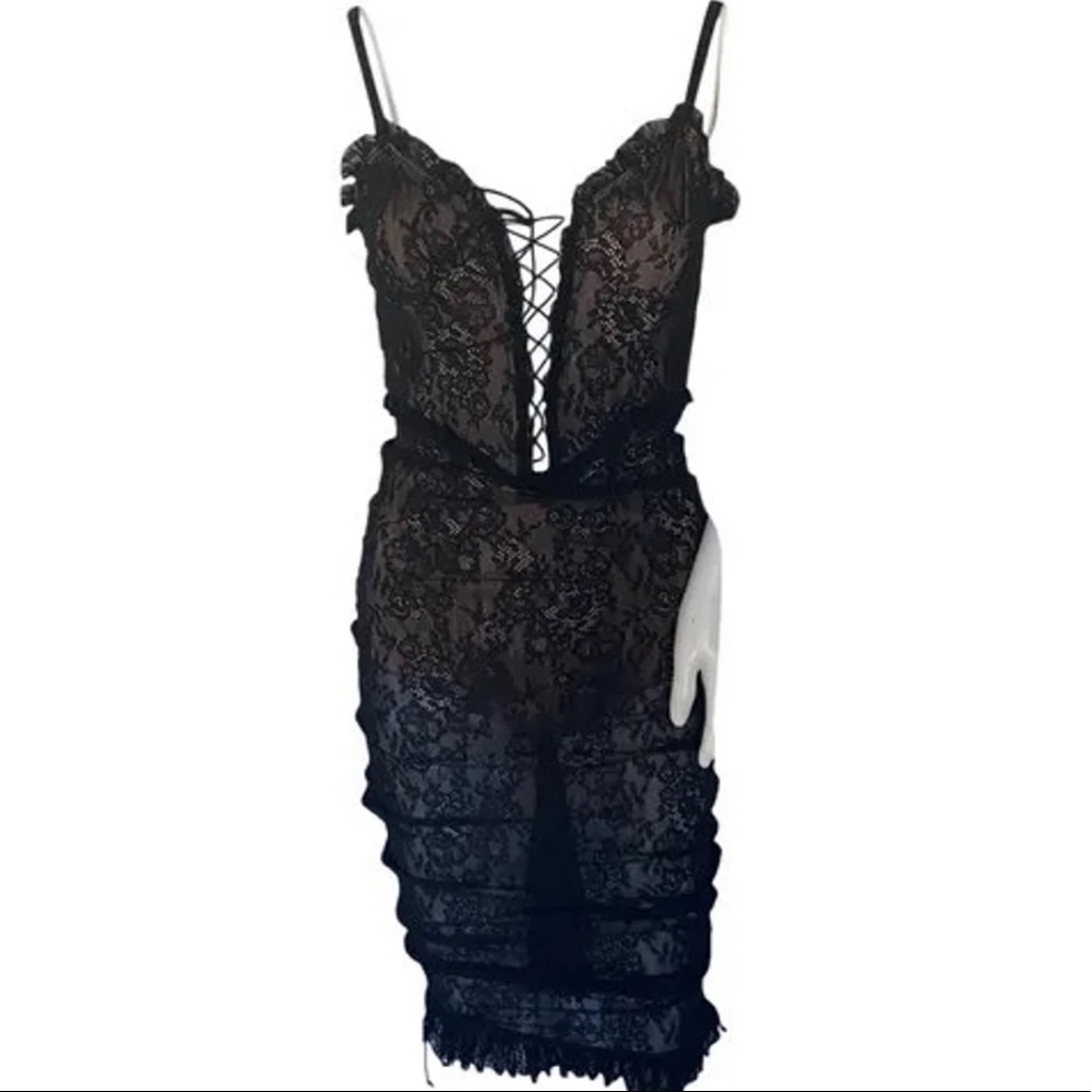 Lace mini/midi dress